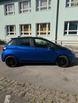 Toyota Yaris 1,5-l-VVT-i Hybrid CVT Style Selection... - Toyota Yaris: Blau
