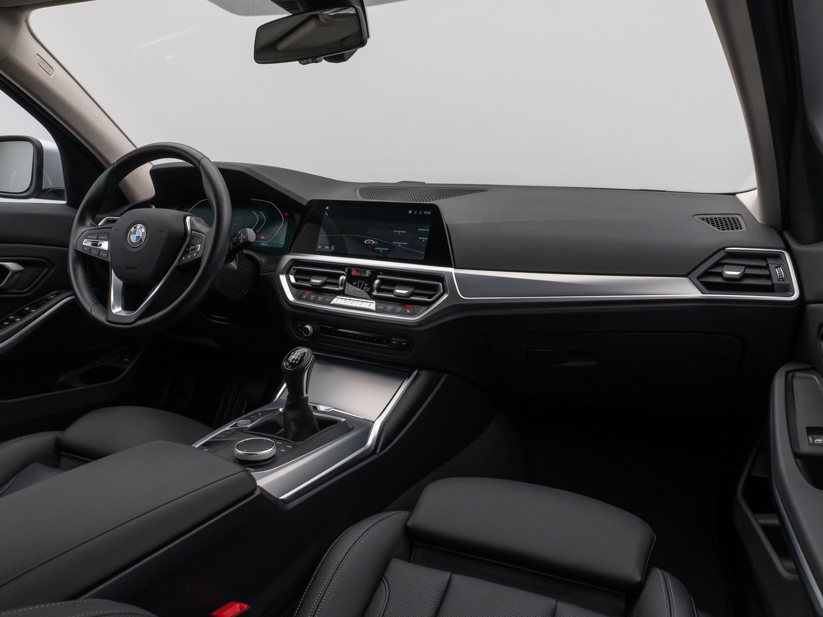 Fahrzeugabbildung BMW 318d DAB Leder PDC Geschwindigkeitsreg Sport LED