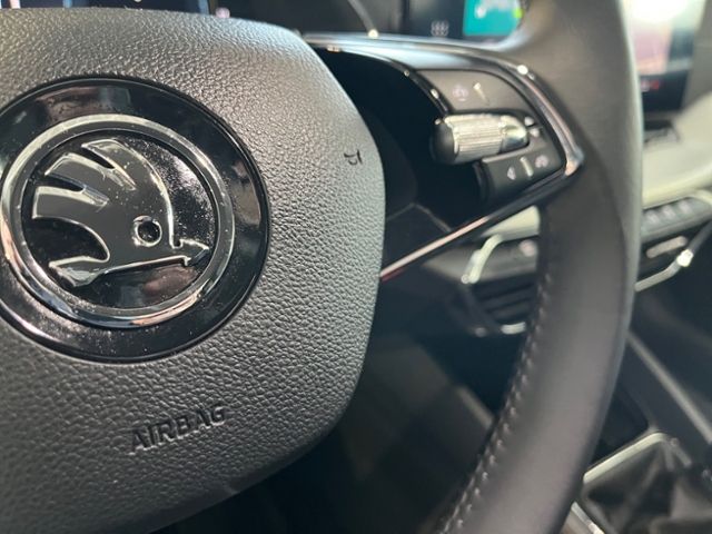 Fahrzeugabbildung SKODA Octavia Combi 1.5 TSI STYLE NAVI LED GRA KESSY