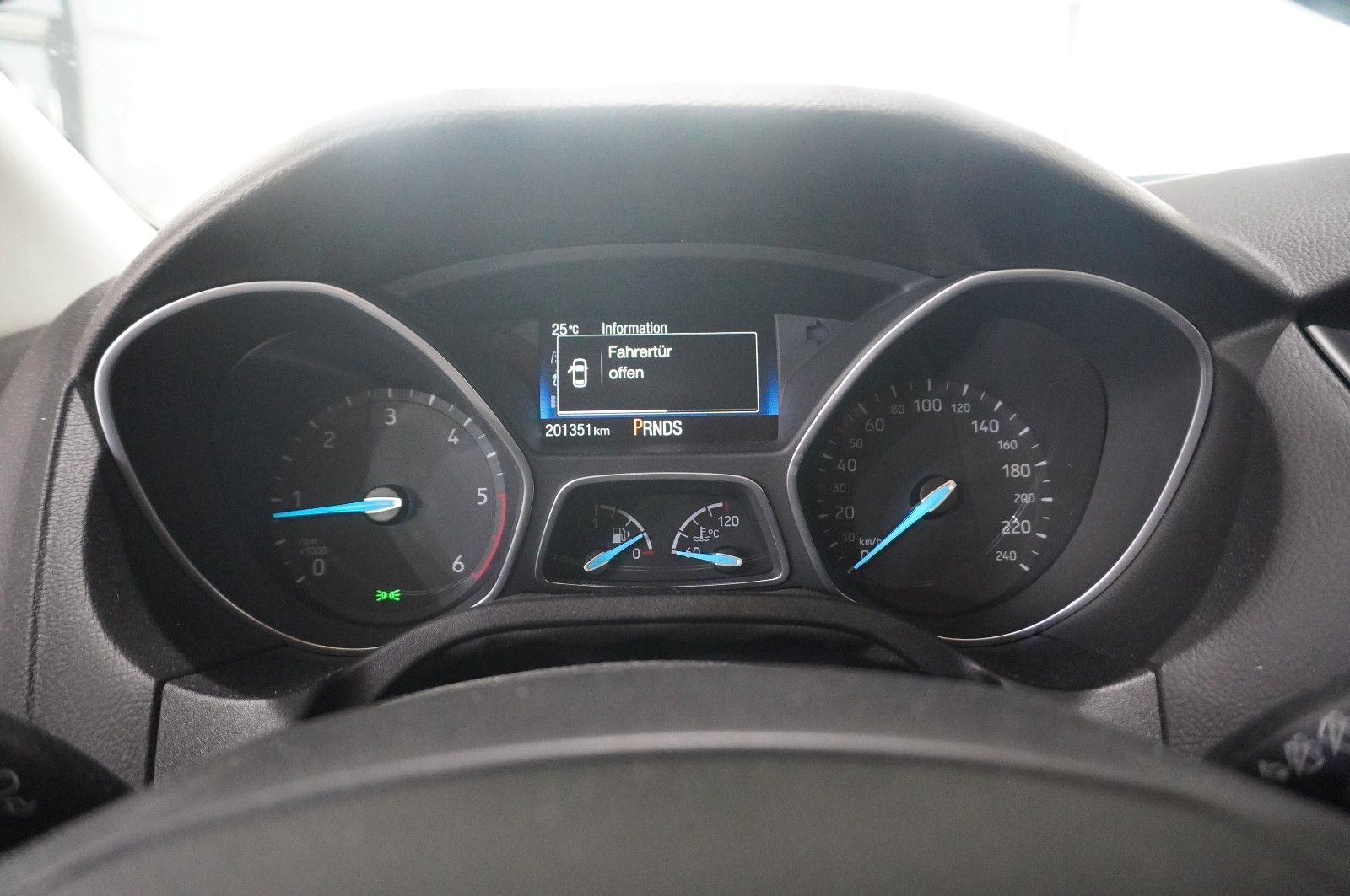 Fahrzeugabbildung Ford Focus Turnier 1.5D BUISNESS NAVI/LED/SH/PDC/TEMP