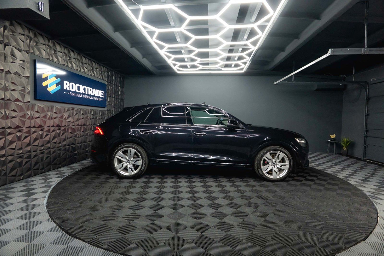 Fahrzeugabbildung Audi SQ8 4.0 TDI quattro Black Design | Full Option