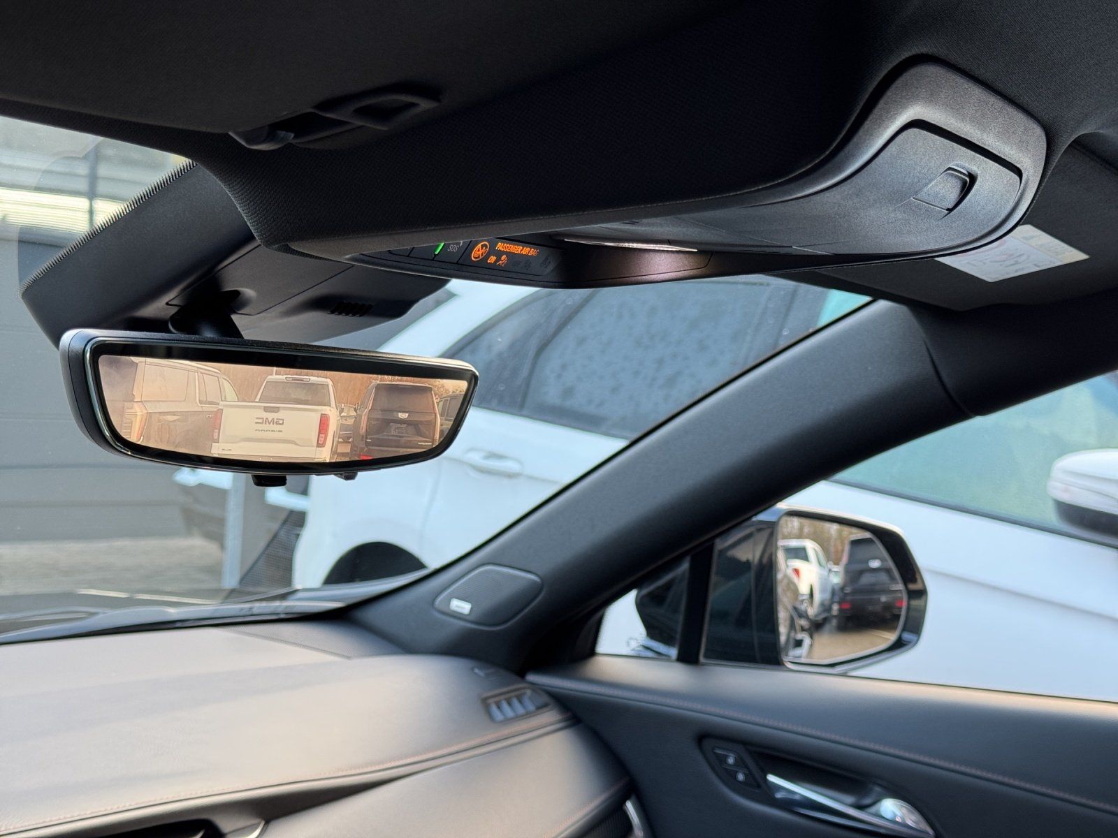 Fahrzeugabbildung Cadillac XT4 Sport 350D AWD SHZ/HUD/NAVI/LED/DT. FZG/SCHE