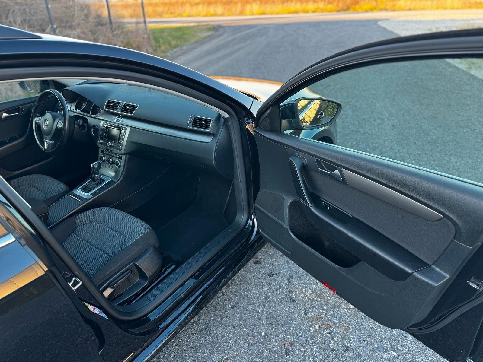 Volkswagen Passat 2012 — photo 10