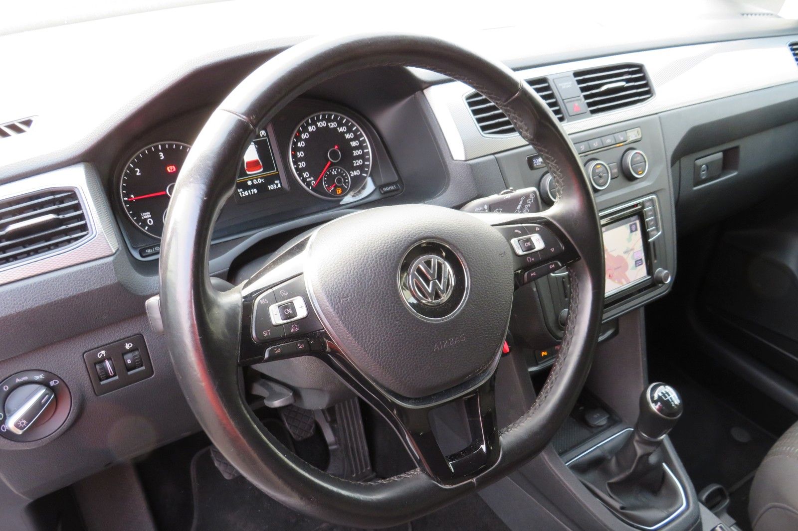 Fahrzeugabbildung Volkswagen Caddy MAXI 2.0-TDI COMFORT AHK NAVI STANDH. 1HD