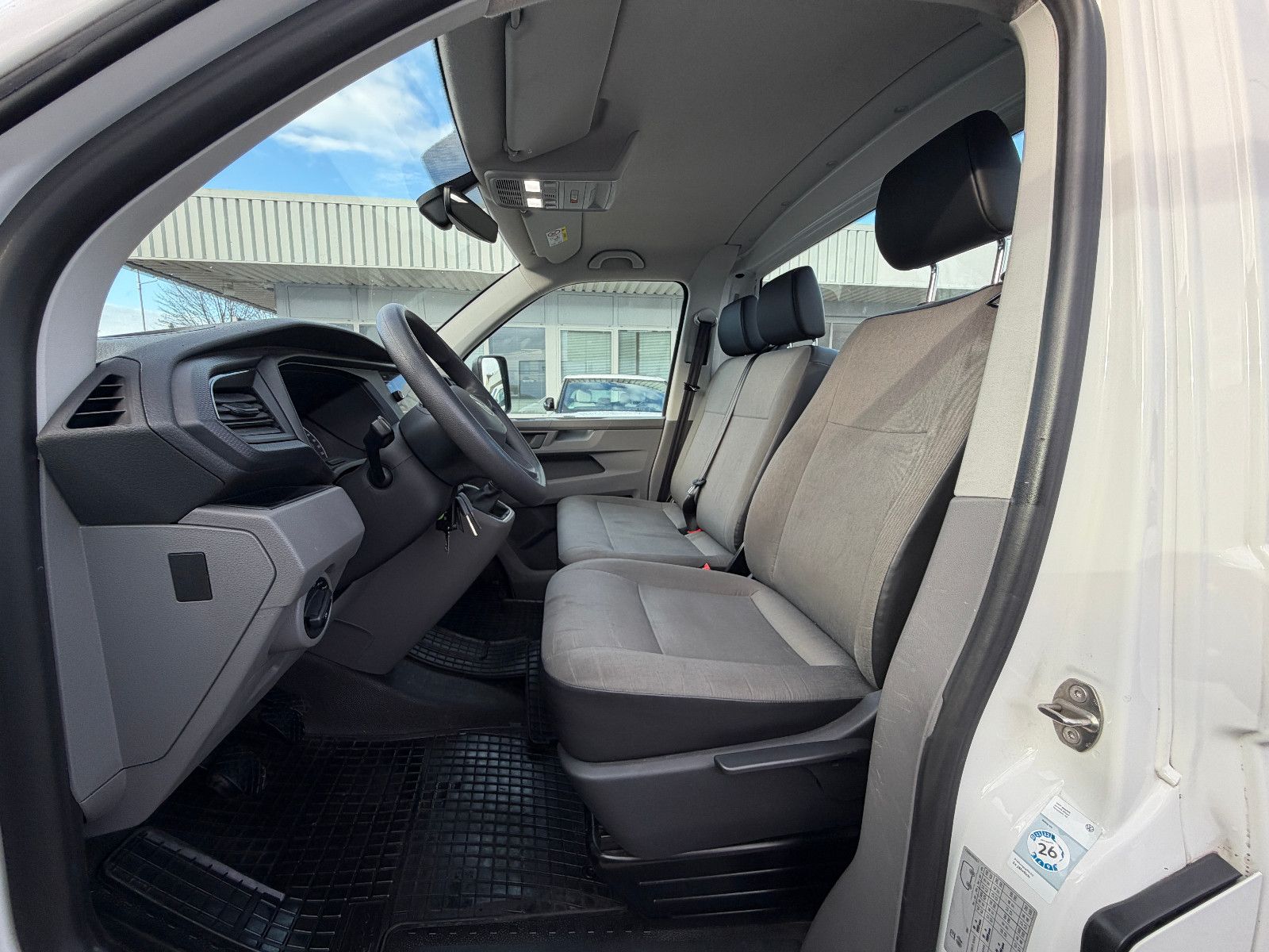 Fahrzeugabbildung Volkswagen T6.1 Transporter Pritsche//APPLE-CAR/NAVI/