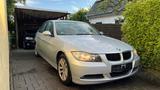 BMW E90 320i CARPLAY TÜV 10.27