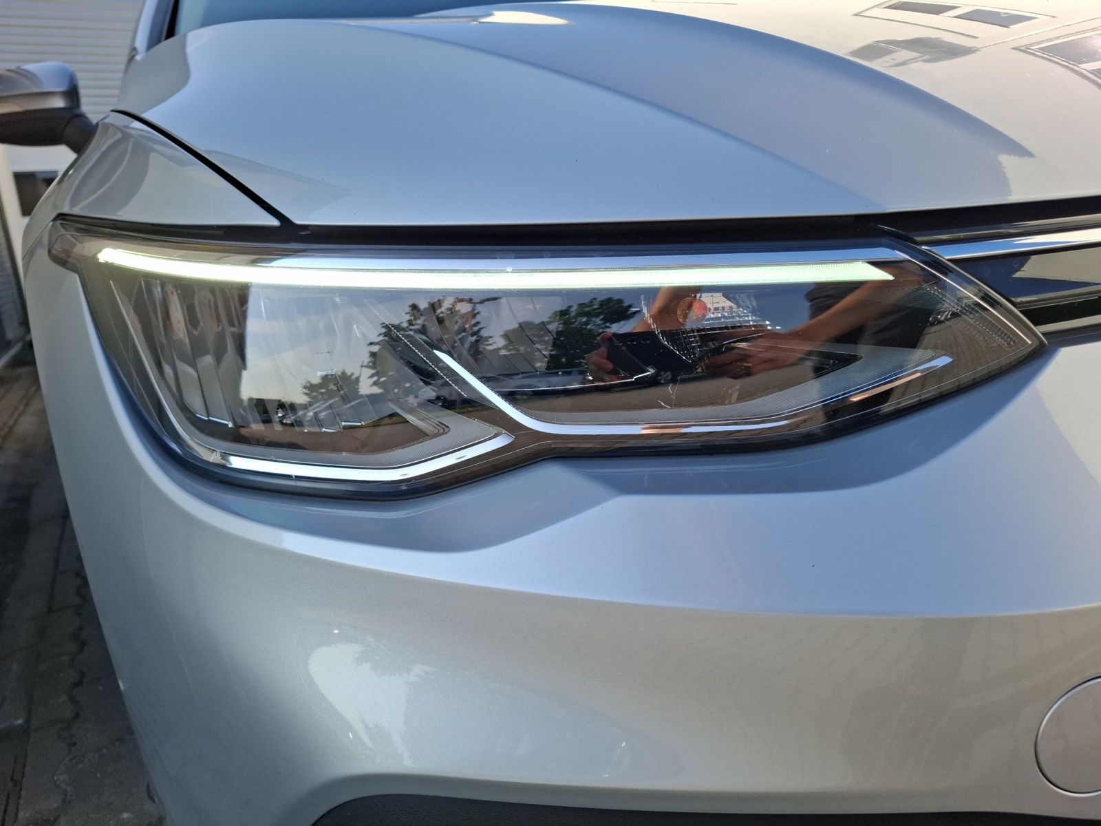 Fahrzeugabbildung Volkswagen Golf VIII TSI Kamera ACC Navi LED