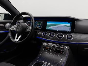 Fahrzeugabbildung Mercedes-Benz E 200 Coupé 9G-Tronic Burmester Kamera DAB Sport