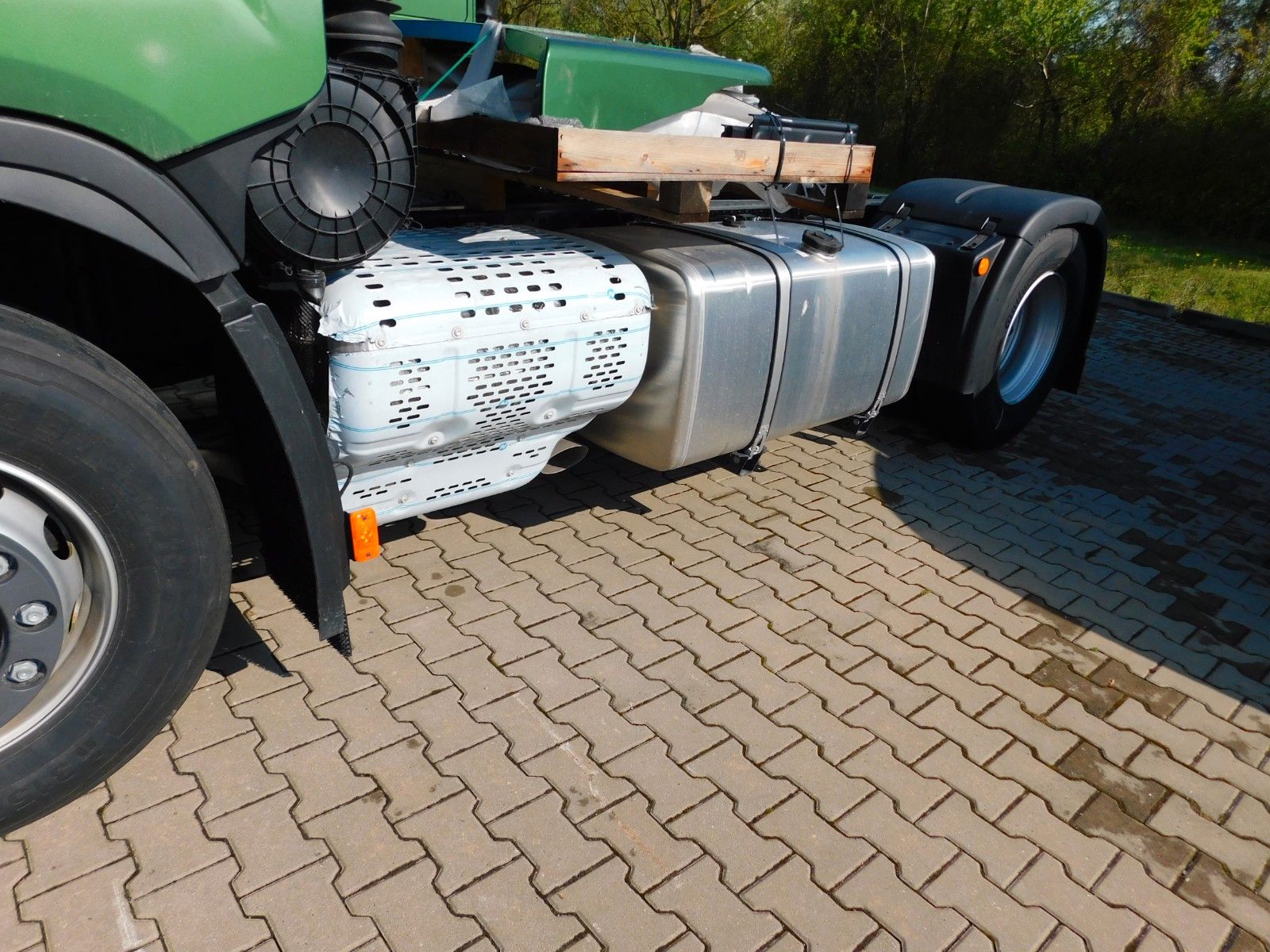 Fahrzeugabbildung Iveco S-Way AS440S50T/P mit ADR Ausstattung Klasse AT