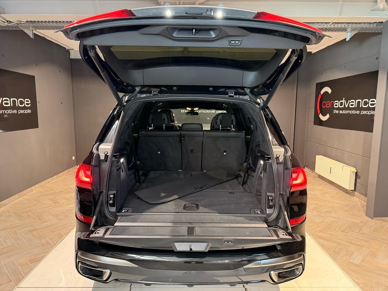 BMW X7 M50d M Sport Pro "22" B&W – 9