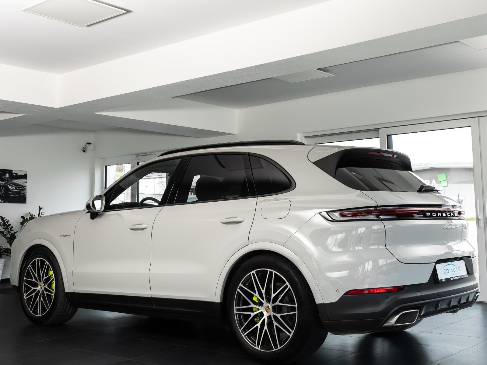 Porsche Cayenne E-Hybrid Pano/Luft/Beifahrerdisplay/Inno