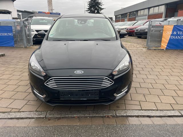 Ford Focus Turnier Titanium 1Jahr  Garantie