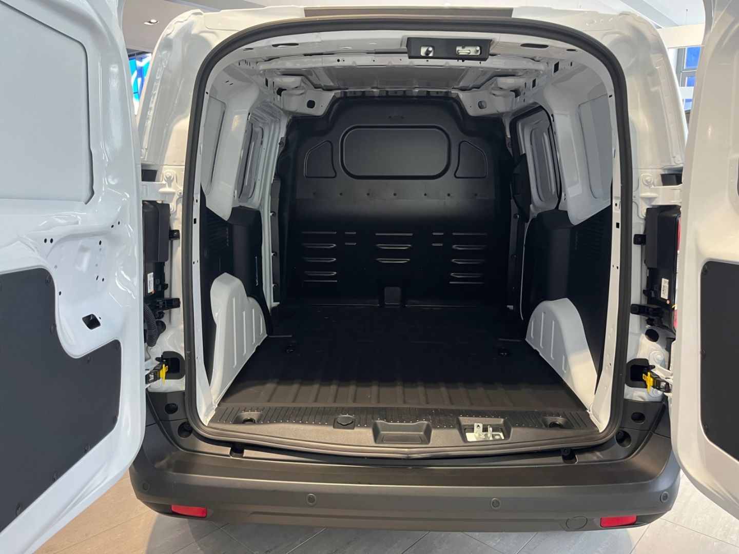 Ford Transit Courier - Bild 18