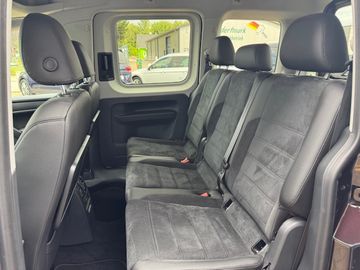 Bild 8 VW Caddy 1.4 TSI Highline DSG AHK Navi Bi-Xenon