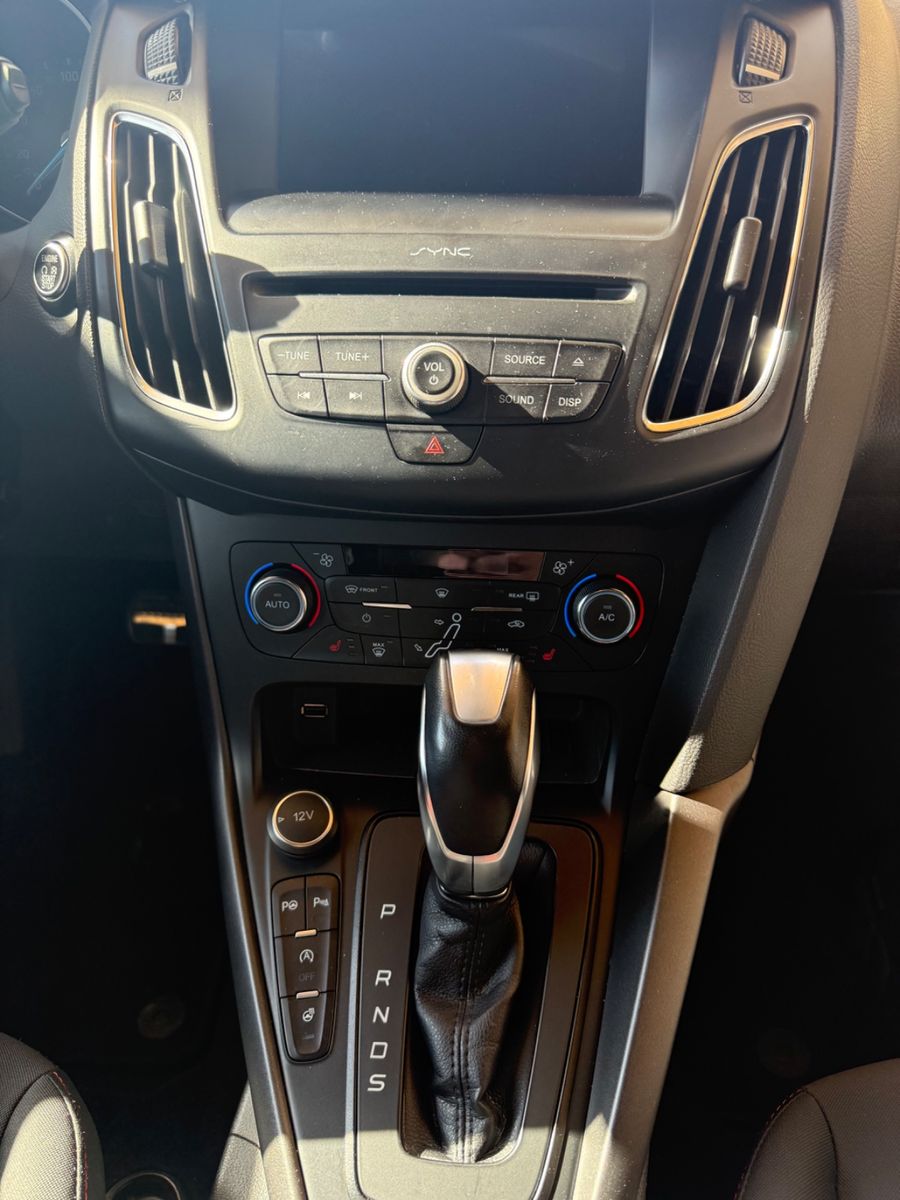 Focus ST-Line Automatik|Scheckheft|Tüv|