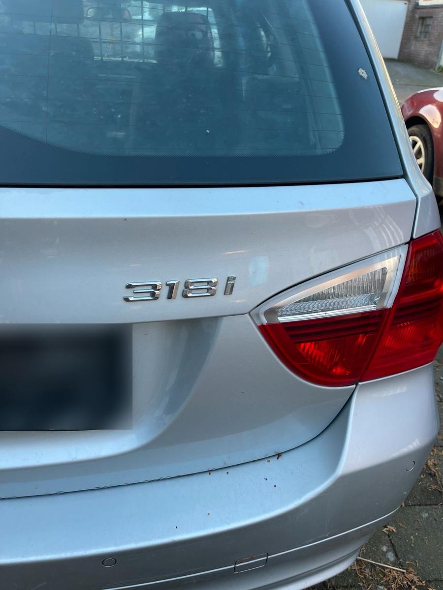 BMW 318 2006 — двигун 136 HP (100kW)