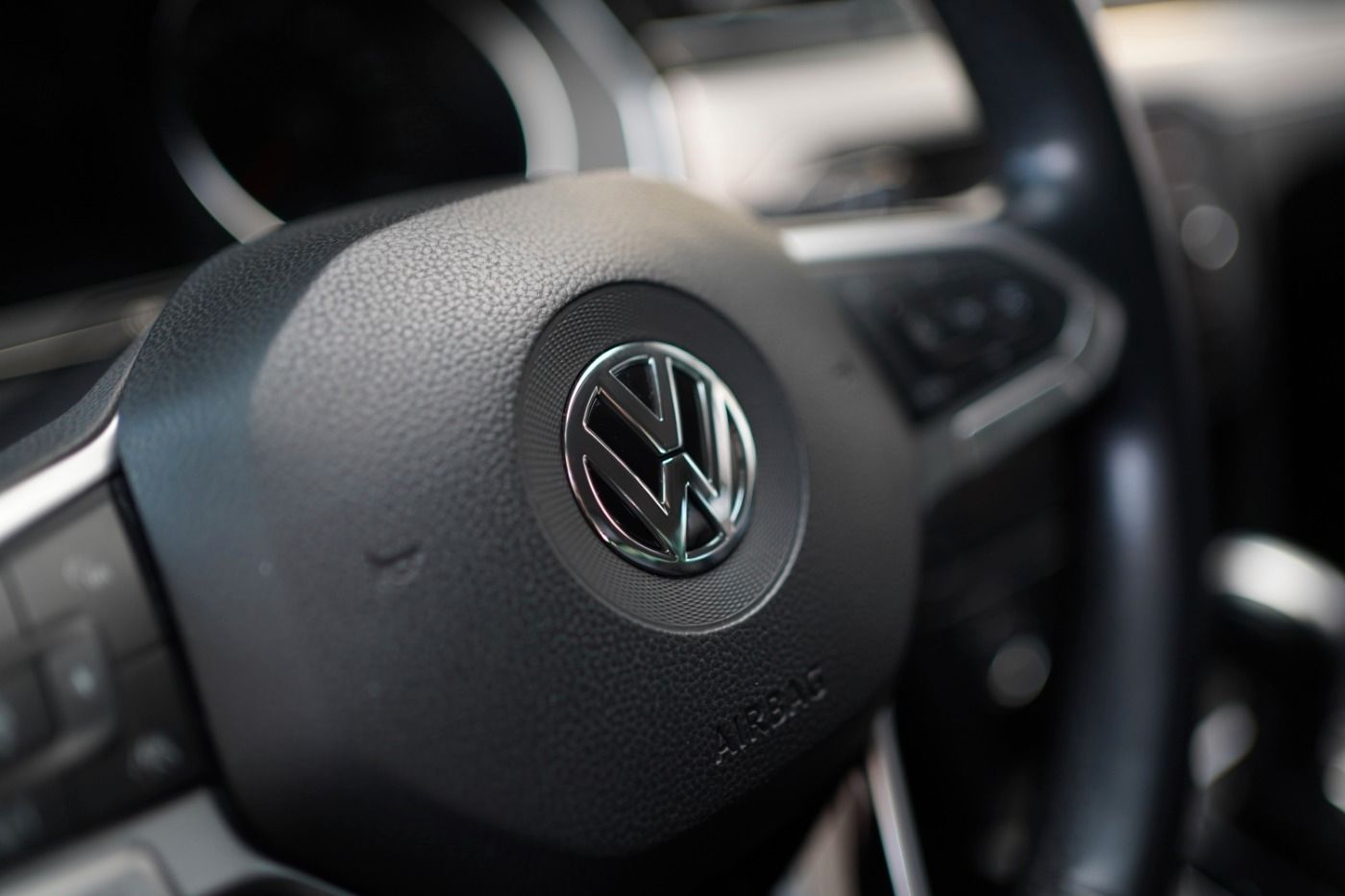 Fahrzeugabbildung Volkswagen Passat 2.0 TSI DSG Elegance ACC+AUT+Alcant.+LED