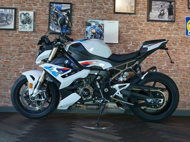 BMW S 1000 R M-Paket Schmiederräder, Sozius, Akra`