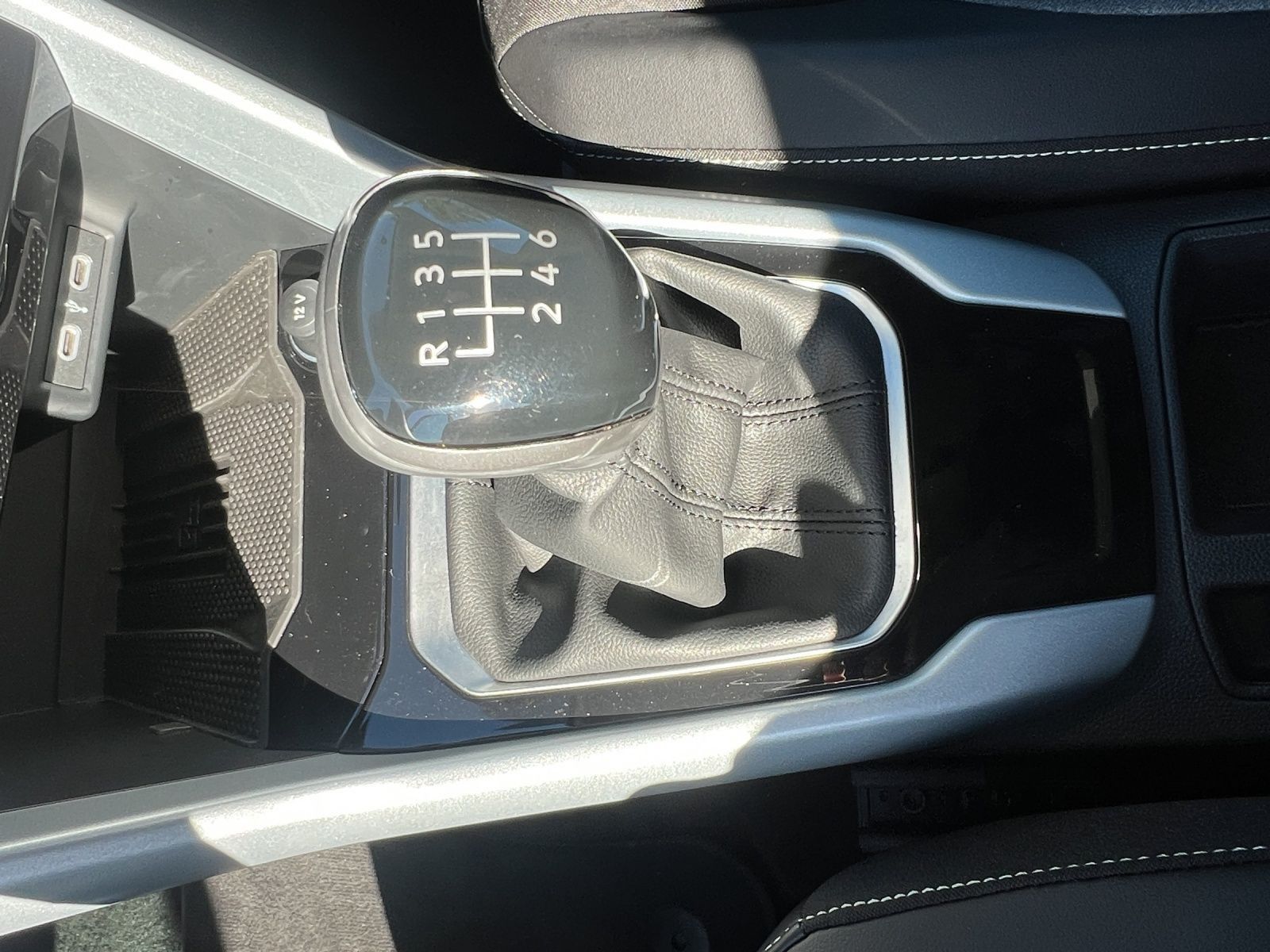 Volkswagen T-Roc - Bild 11