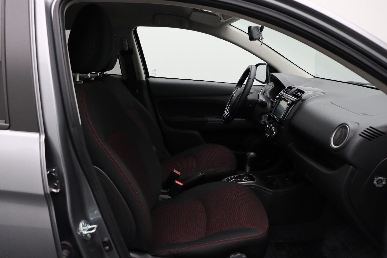 Fahrzeugabbildung Mitsubishi Space Star 1.2 Spirit+ Black