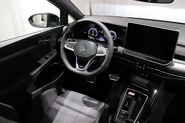 Golf GTE 1.5 DSG BlackStyle AHK Winterr. PANO KA