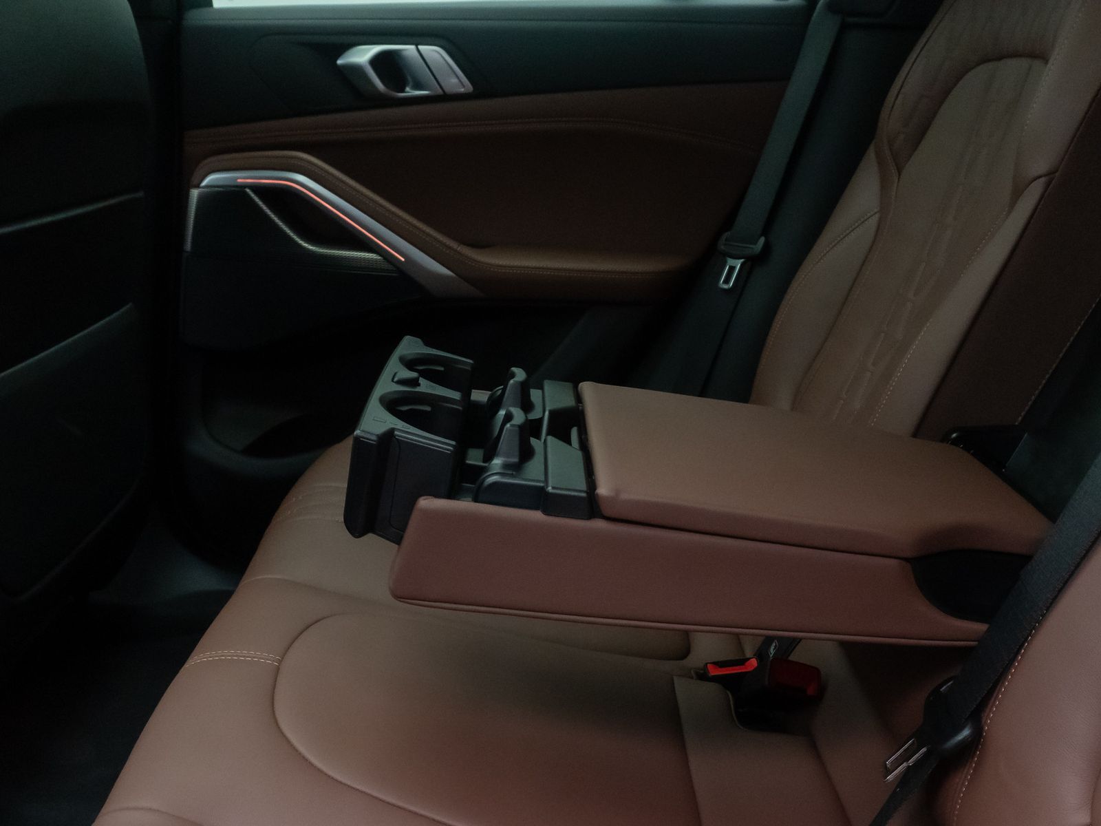 Fahrzeugabbildung BMW X6 M50i 360° HUD Belüftung Panorama Individual