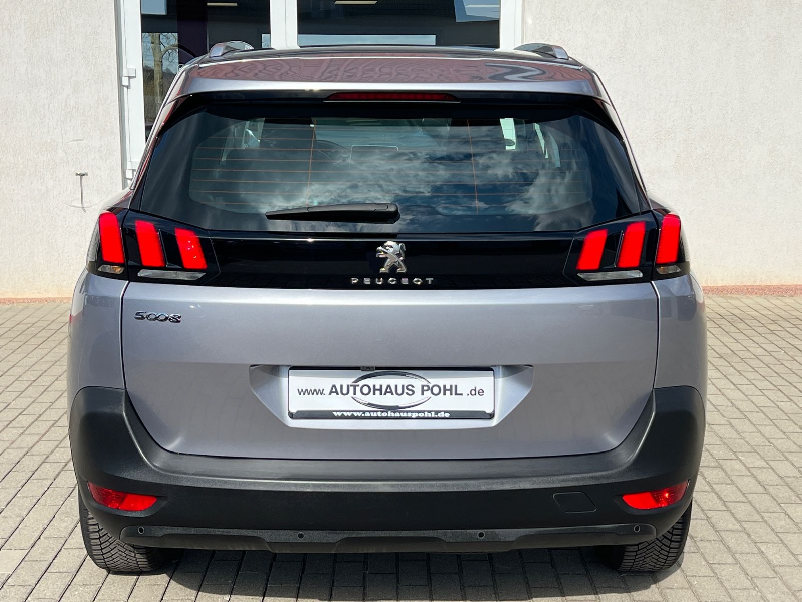 Fahrzeugabbildung Peugeot 5008 PureTech 130 Allure