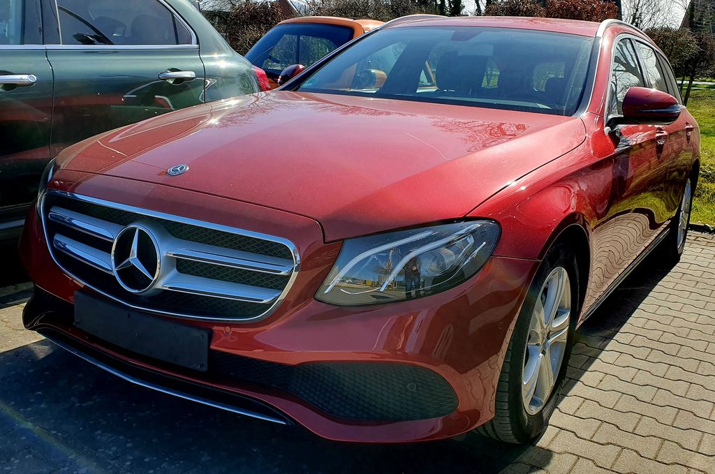 Mercedes-Benz E 200