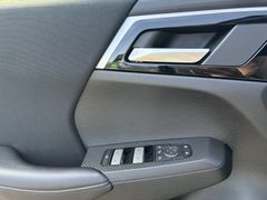 Mitsubishi Outlander 2.4 PHEV Basis PlugIn Hybrid 2.4 PHEV 