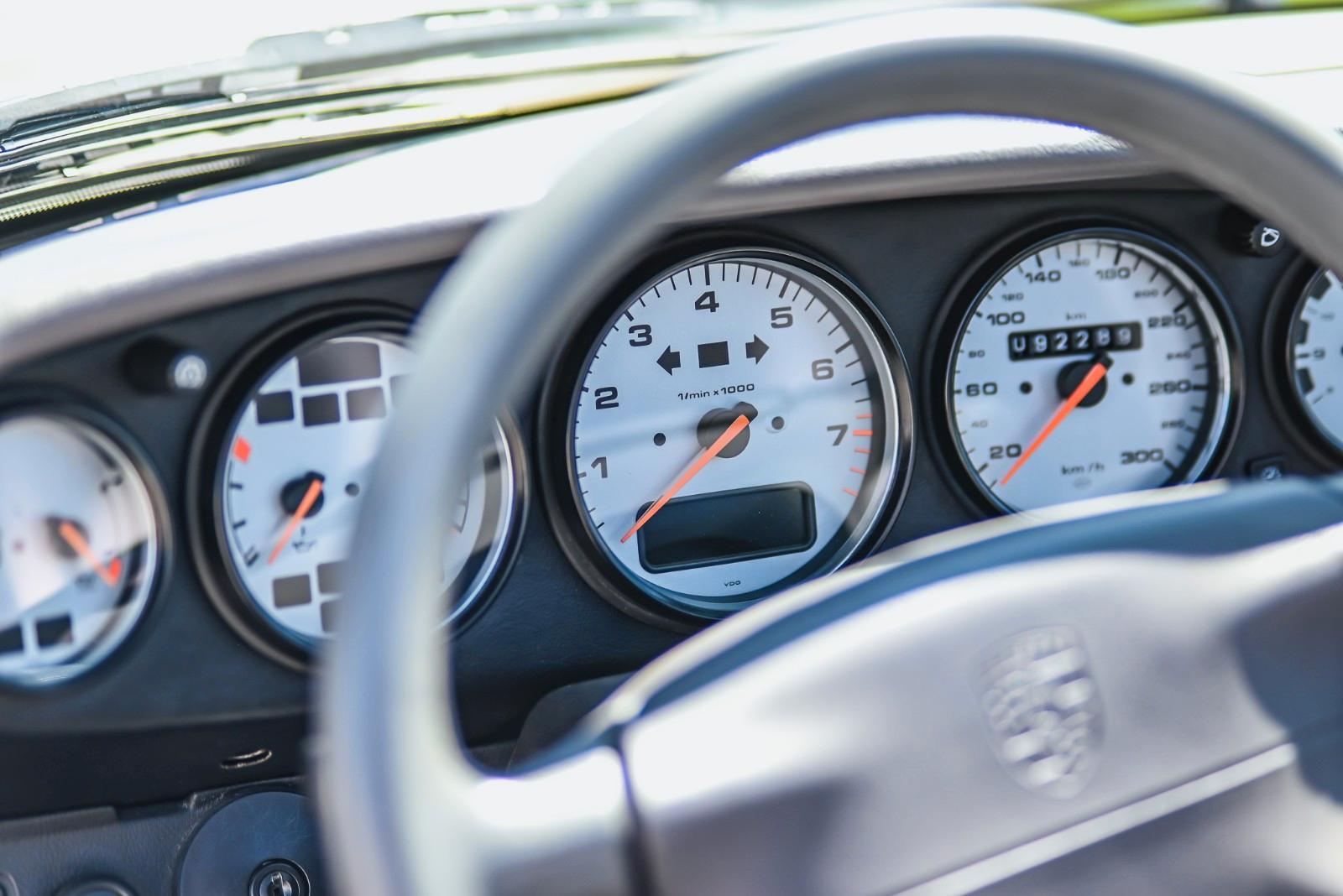 Porsche 993 Carrera Cabriolet