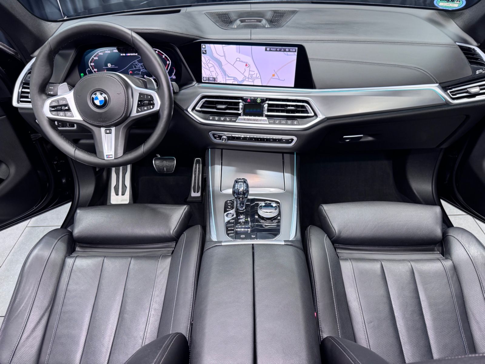 Fahrzeugabbildung BMW X5 M50d|BOWERS|LASER|PANO|MASSAGE|AHK|22-ZOLL|