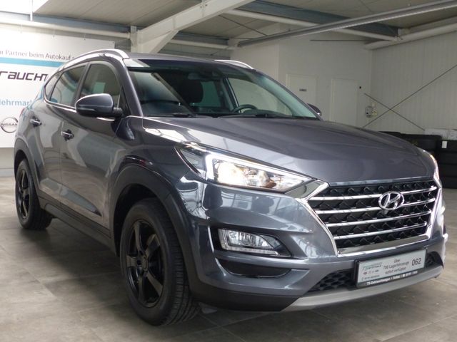 Hyundai Tucson 1.6 Trend Navi+AHK+Shzg+Lhzg+Alu19+Kamera