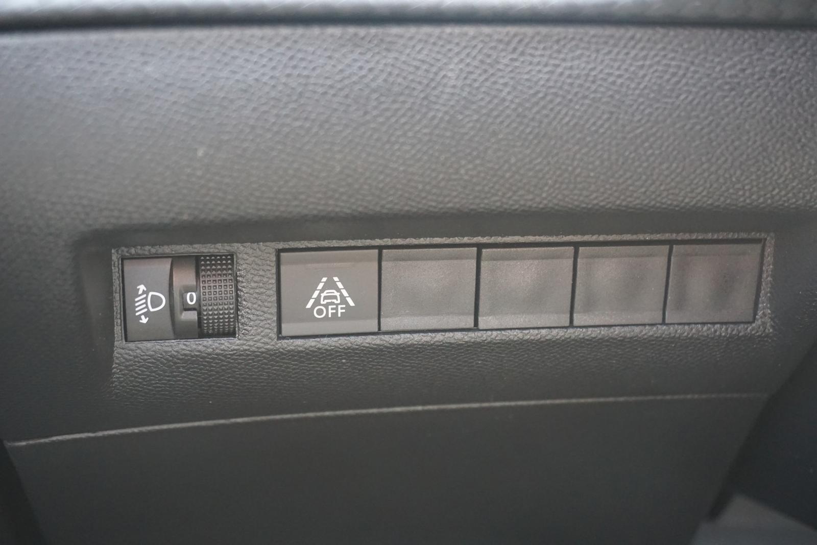 Peugeot 2008 1.2 PureTech Allure Pack LED Navi Kamera, миниатюра 25