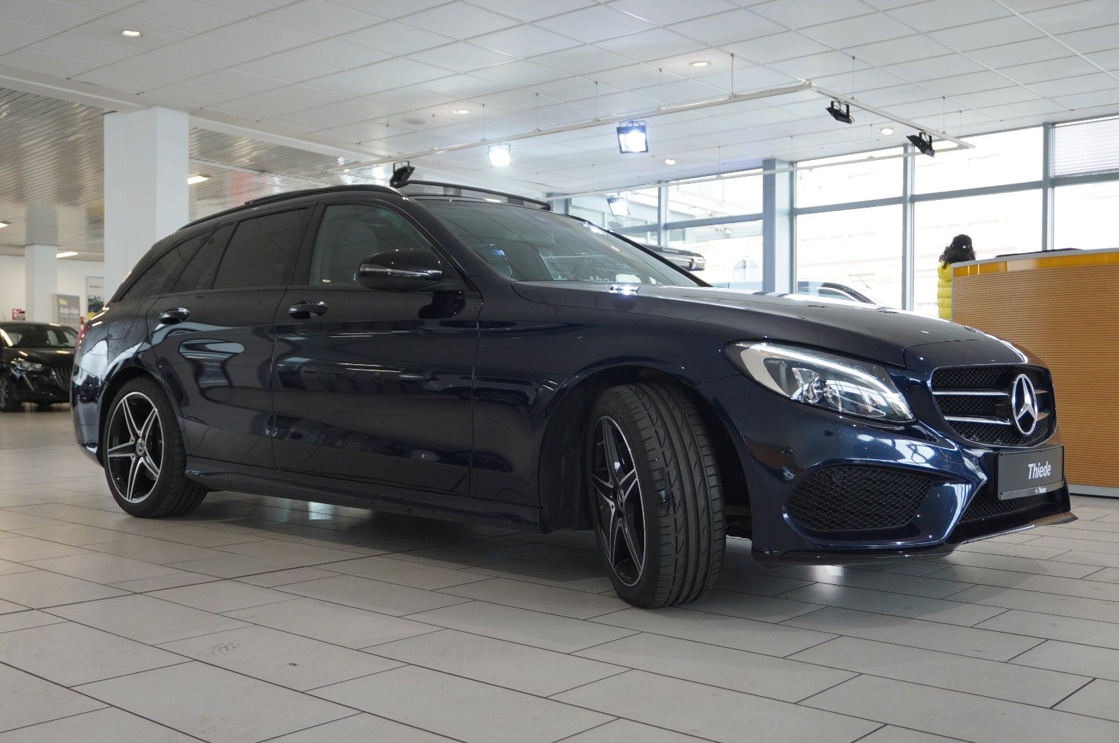 Fahrzeugabbildung Mercedes-Benz C 200 T AMG LINE 9G-TRONIC NAVI/LED/PANO./SPORT