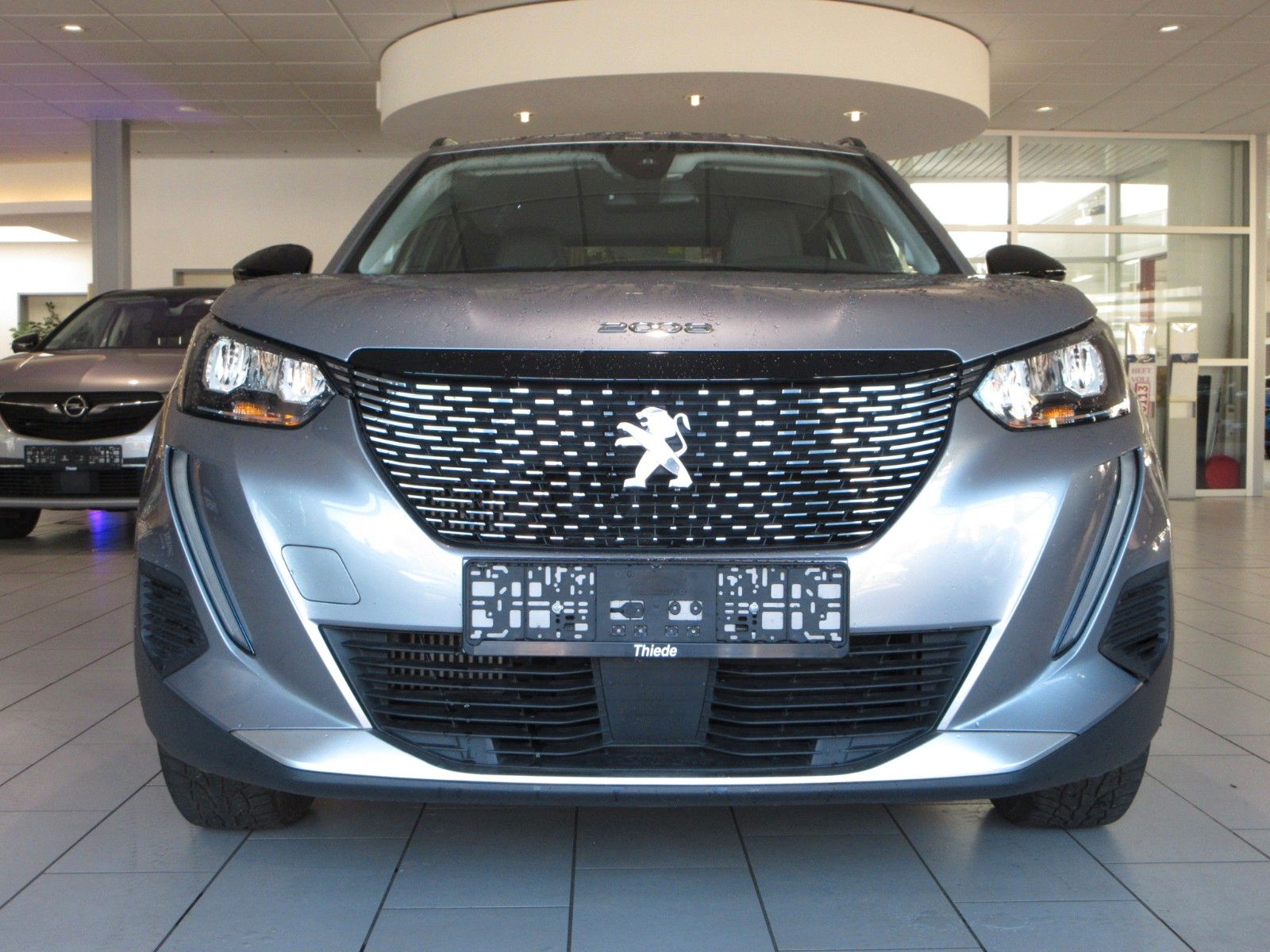Fahrzeugabbildung Peugeot 2008 Allure 1.2T LED/NAVI/PDC/R´CAM/ALU