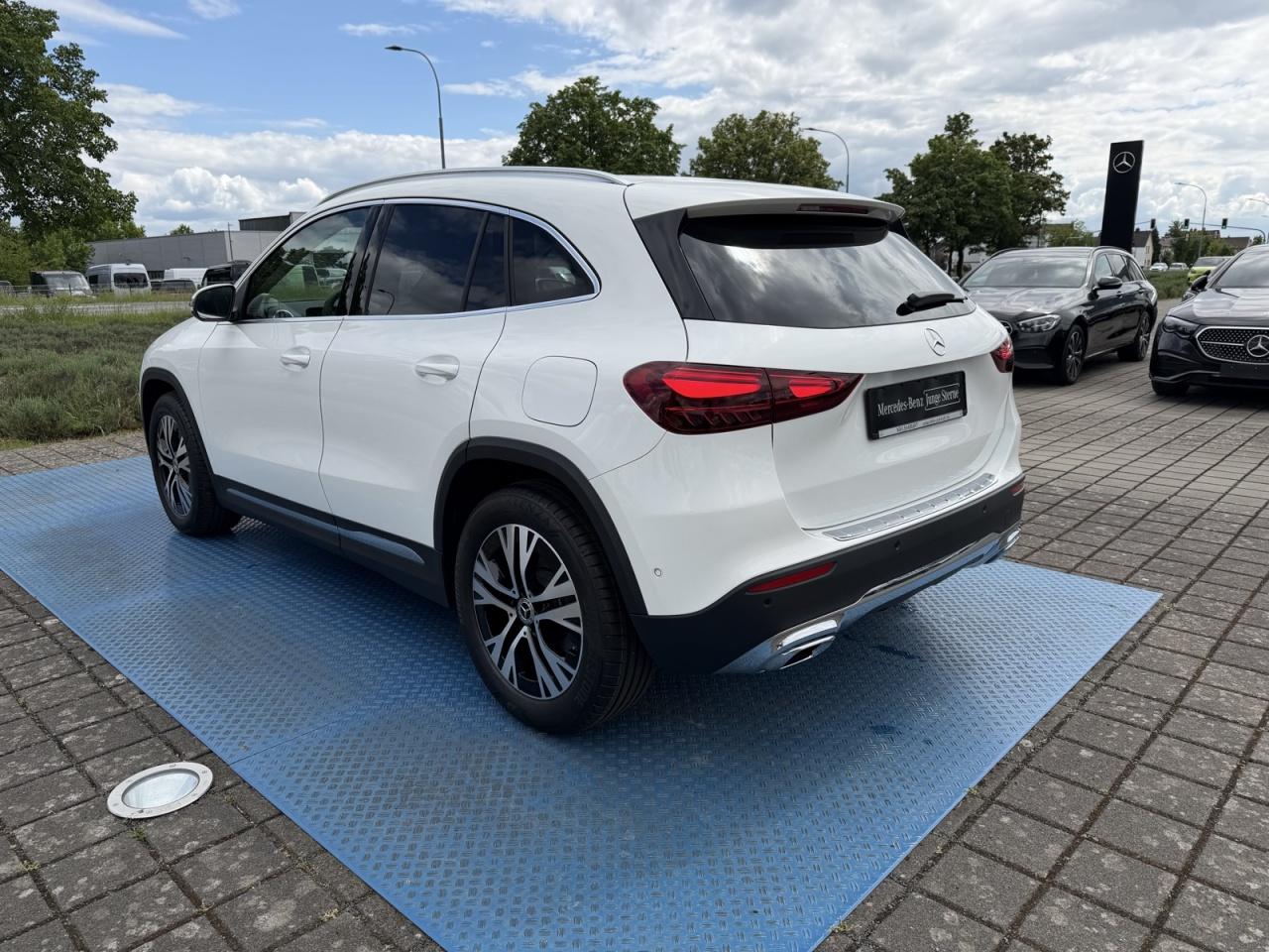 Mercedes-Benz GLA 220d 4M PROGRESSIVE+FAHRASSIST+TOTW+360+KAM