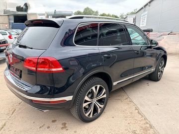 Volkswagen Touareg - 4