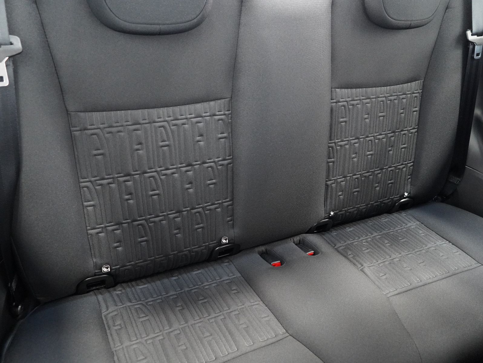 Fahrzeugabbildung Fiat 500e 87KW/42kWh/DC-LADEN/CARPLAY/DAB/SOH