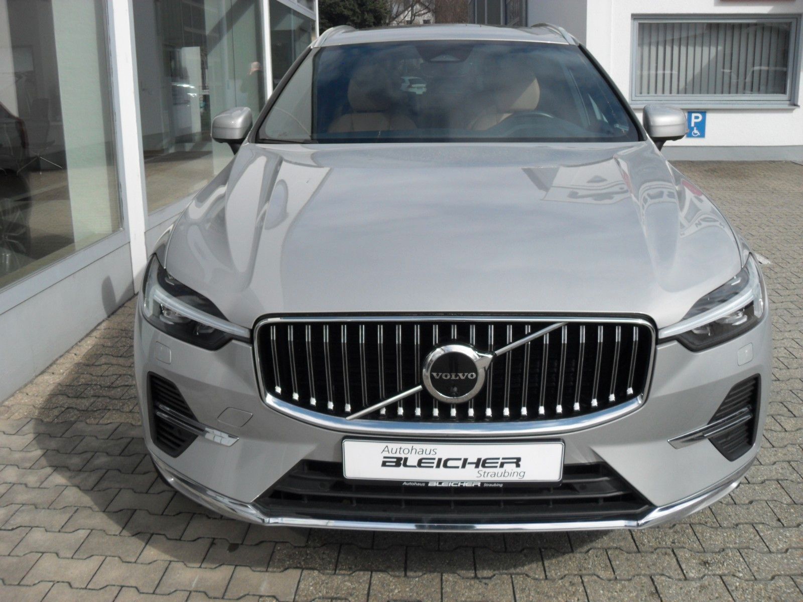 Fahrzeugabbildung Volvo XC 60 T6 Inscription | AWD