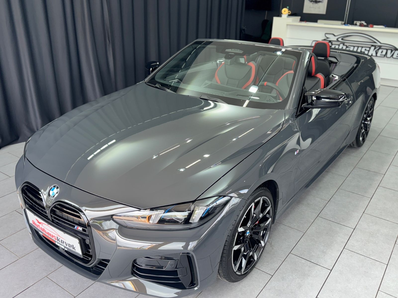 Fahrzeugabbildung BMW M440i Cabrio xDrive|INDIVIDUAL|H&K|LEDER|FACELIF