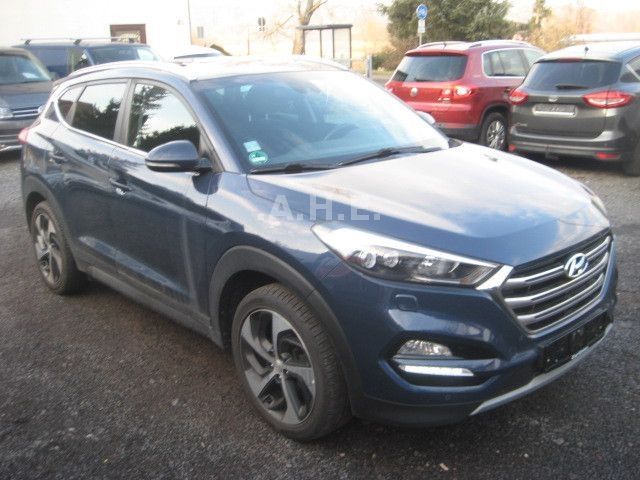 Hyundai TUCSON 2.0 CRDi 4WD*KLIMAAUT*NAVI*XENON*ALU 19"