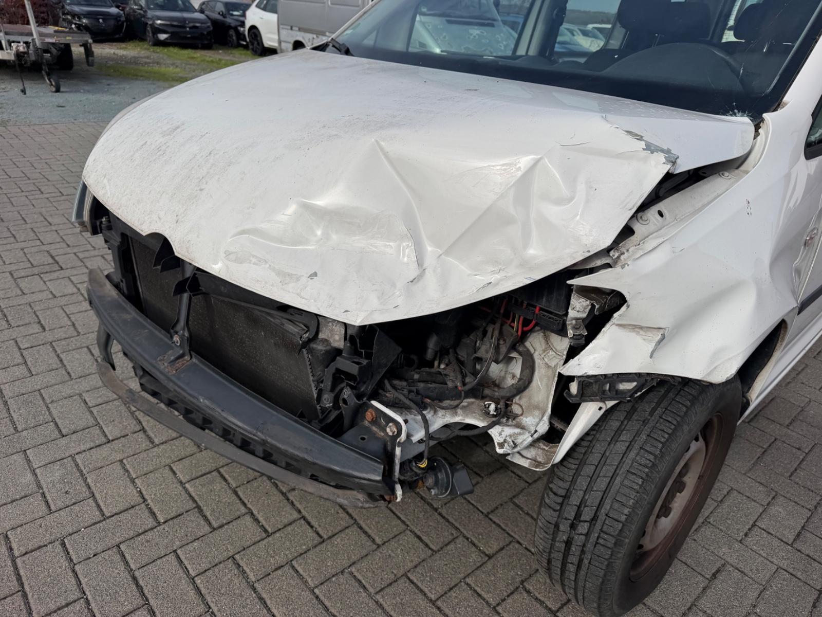 Volkswagen Caddy 2014 — photo 13