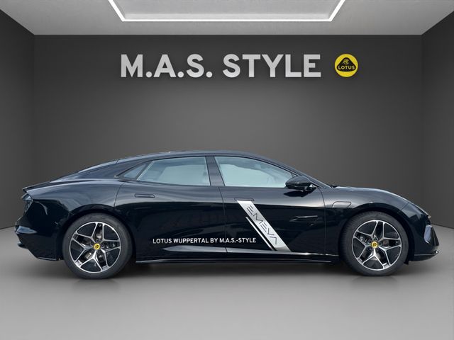 Fahrzeugabbildung Lotus Emeya Glasdach Autobahn Assistent