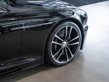 2011 Aston Martin DBS — фото 10