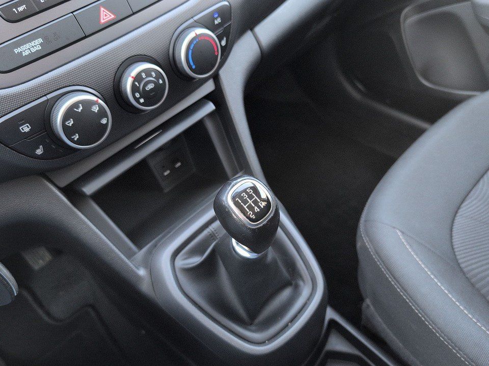 Fahrzeugabbildung Hyundai i10 1.2 PASSION GARANTIE LKHZ+SHZ+KLIMA+TEMPOMAT