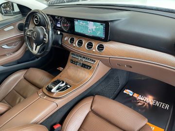 Mercedes-Benz E 300 de Lim. Aut. Avantgarde *LED*LEDER*PANO*