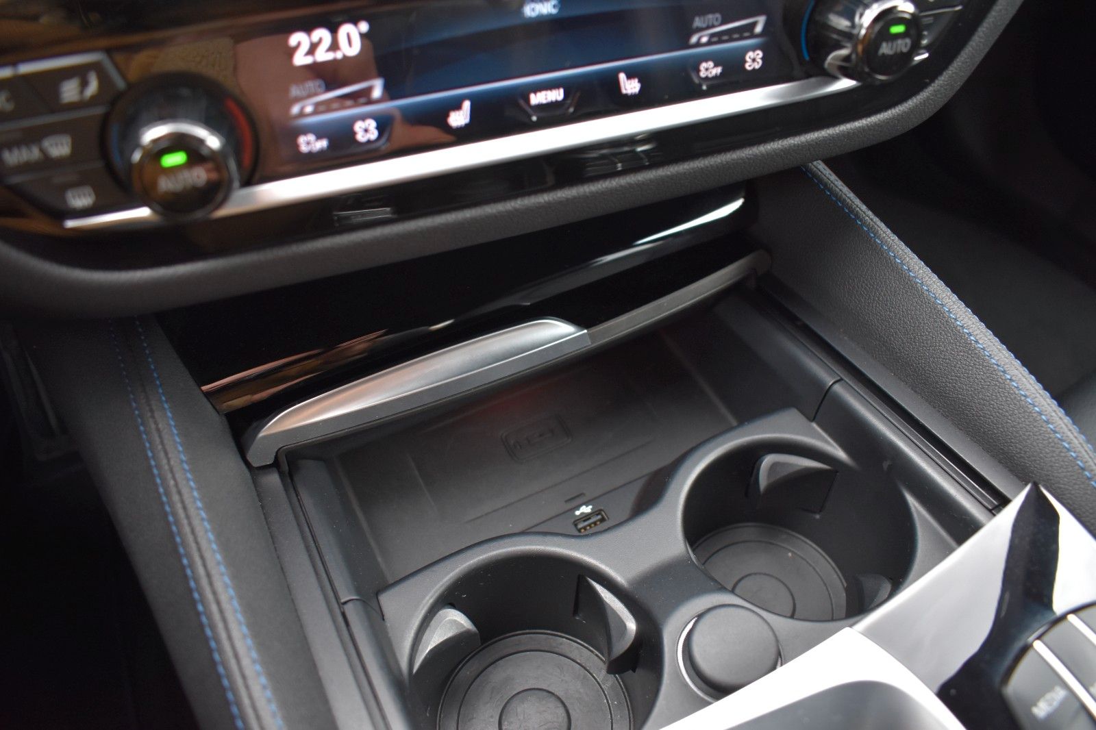 Fahrzeugabbildung BMW M550i Limo xDrive Night Vision HUD 360°  1 Hand