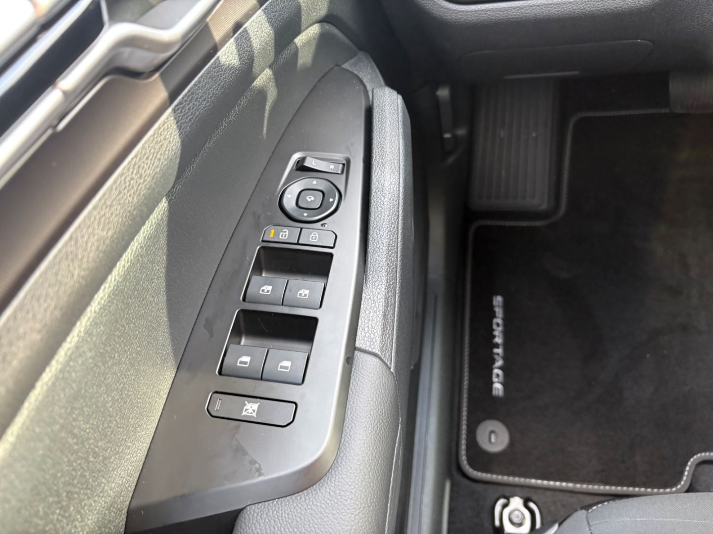 Fahrzeugabbildung Kia Sportage Spirit NotBremsAss TotWinkAss PDC v&h