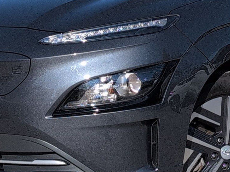 Fahrzeugabbildung Hyundai KONA EV 39kWh SELECT EFFI-P GAR-3/2031 SOH-96,7%