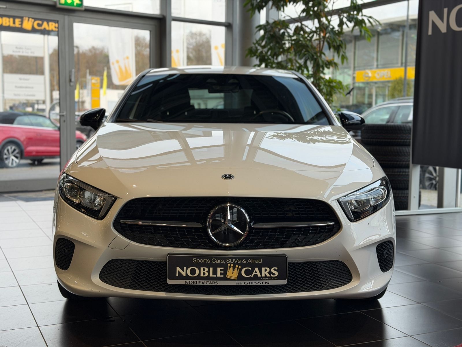 Fahrzeugabbildung Mercedes-Benz A 200 Limousine Progressive NIGHT 360° DIST